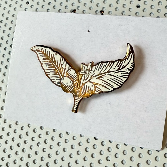 Coffee Plant 🌱 Enamel Pin - Picture 2 of 5
